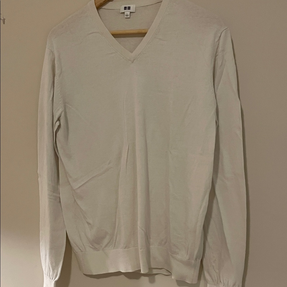 Uniqlo Soft Ivory V-Neck Sweater